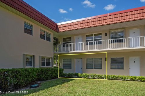 95 Spring Lake Dr, Vero Beach, FL 32962-3055