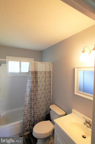 1 Old Barn Rd, Richmond National Battlefiel VA  22835-9008 exterior