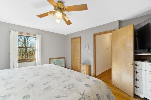 261 Whistle Town Rd, East Lyme CT  06333-1031 exterior