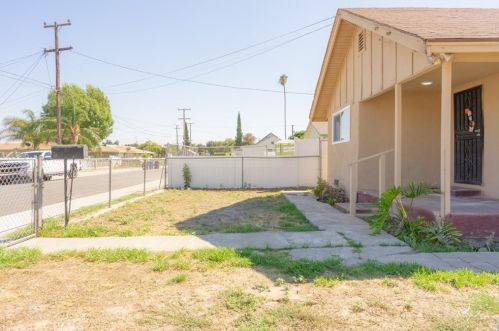 556 Ramona Ave, San Bernardino, CA 92411-2524