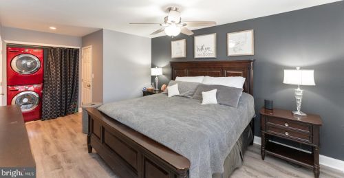 281 Chelsea Cir, Newtown Square PA  19073-2104 exterior