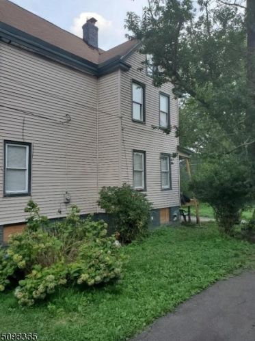 200 Myrtle Ave, Irvington NJ  07111-3305 exterior