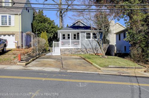 210 Linden Ave, Monmouth Hills, NJ 07732-1314