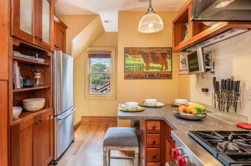 4449 Cramer St, Milwaukee WI 53211-1603 exterior