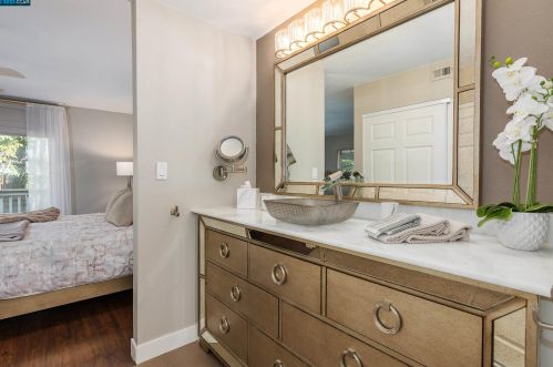 5213 Springdale Ave, Pleasanton CA 94588-3644 exterior