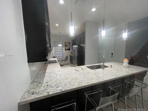 9853 32nd Ln, Hialeah, FL 33018-1703