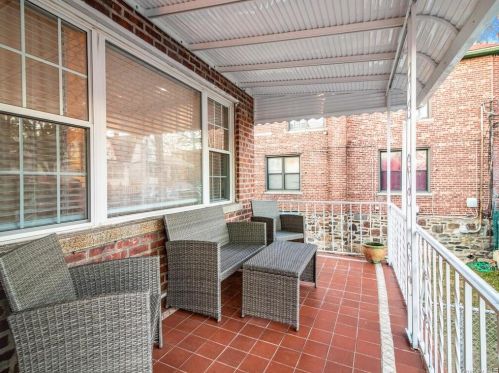 4151 Grace Ave, Bronx, NY 10466-2015
