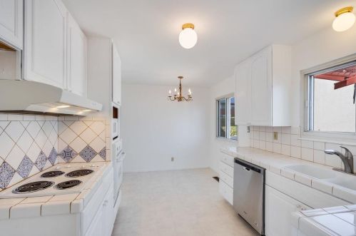 118 Dennis Dr, Daly City CA 94015-2812 exterior