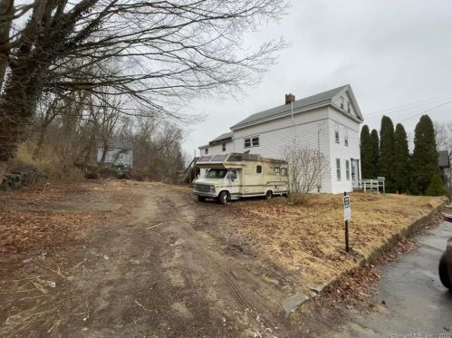 1 Tanner Ave, Norwich, CT 06360-5973