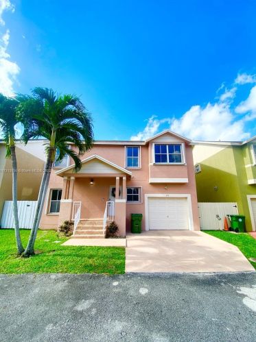 370 102nd Ter, Hollywood, FL 33026-3993