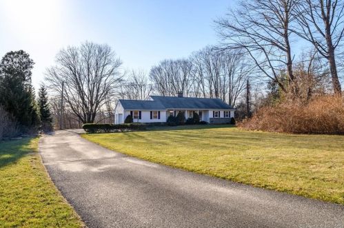 36 Whisconier Rd, Brookfield Center, CT 06804-3807