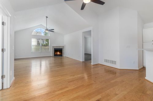 9015 Royal Oak Ln, Hamilton, KY 41091-8809