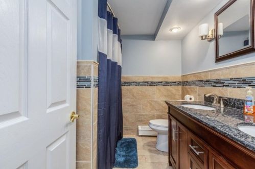 16 Mason Dr, Salem NH  03079-2101 exterior