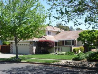 25 Skylark Ct, Fairfield CA  94558-6306 exterior