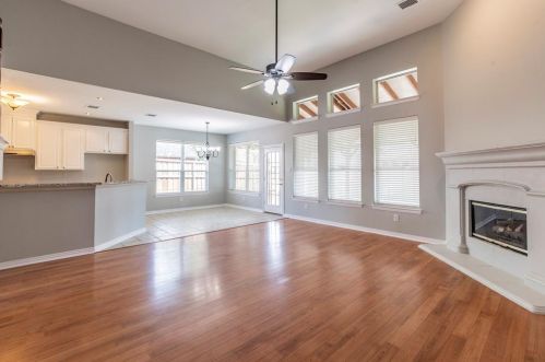 1405 Glen Hollow Ln, Lewisville TX  75028-3870 exterior