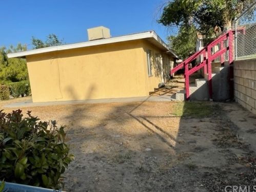 15585 10th St, Victorville, CA 92395-3307