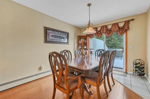 9 New Castle Dr, Washingtonville NY  10992-1735 exterior