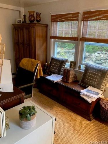 205 Haviland Ln, White Plains NY  10605-3020 exterior