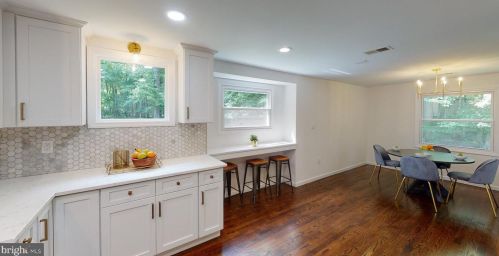 913 Lake Dr, Trenton NJ  08648-4003 exterior