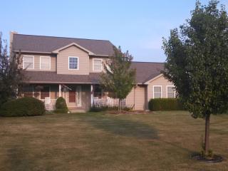 9356 48th St, Hales Corners, WI 53132-7613