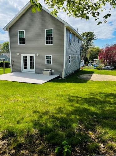 38 Vivian St, Waterford, CT 06385-2344