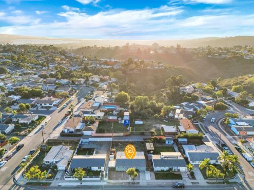 4220 Clairemont Dr, San Diego CA 92117-5536 exterior