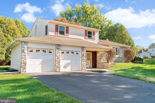 225 Firethorn Ct, Southampton, PA 18966-2163