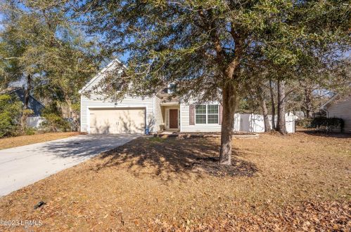 32 Mary Elizabeth Dr, Beaufort, SC 29907-2285