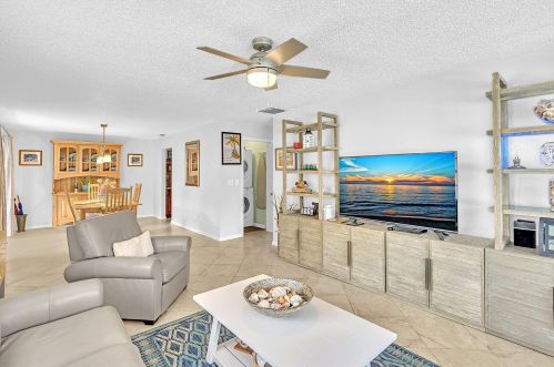 10131 45th Trl, Boynton Beach, FL 33436-4260