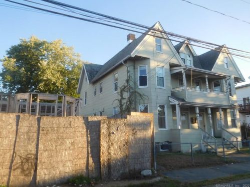 193 Hanover St, Bridgeport, CT 06604-3706