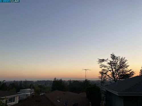 3073 Broadmoor Vw, Oakland CA  94605-5367 exterior