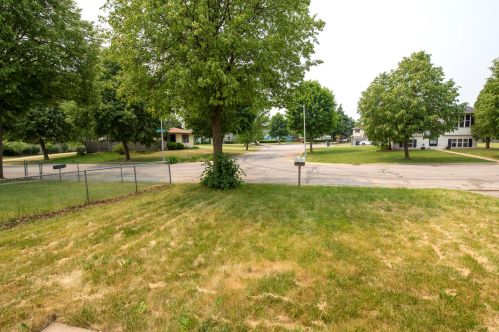 10300 Jonen St, Milwaukee WI 53224-5231 exterior