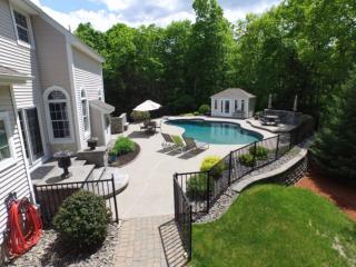 4 Locksley Rd, Windham, NH 03087-1585