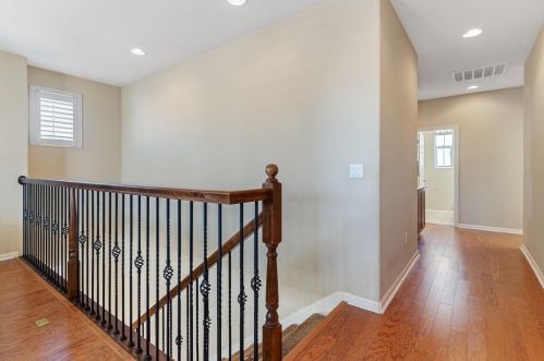 9872 Winkle Cir, Elk Grove CA  95757-6276 exterior