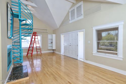 1042 3 Ave, Tucson AZ  85705-7472 exterior