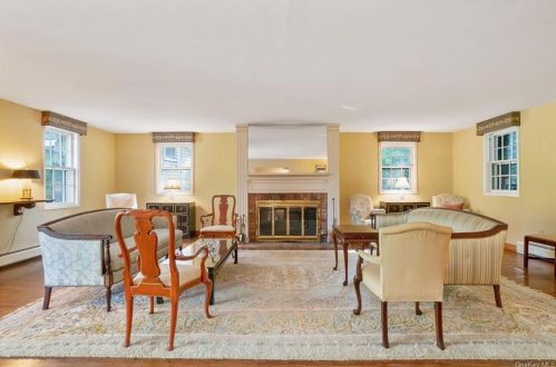 32 Lookout Rd, Tuxedo Park, NY 10987-4035
