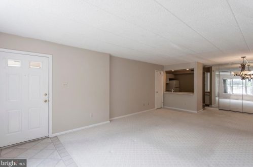 505 Valley Glen Rd, Melrose Park, PA 19027-1745