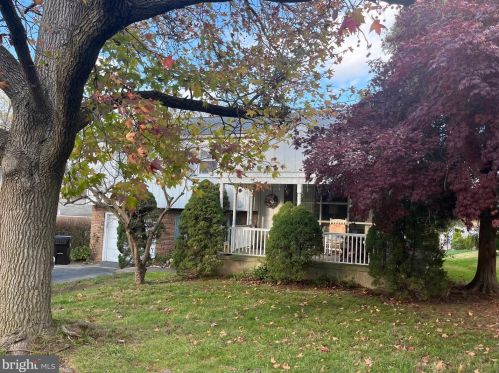 221 Redwood Rd, Norristown, PA 19406-1925