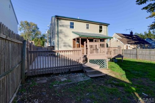 77 Lockwood Ave, Woodbridge NJ  07095-3615 exterior