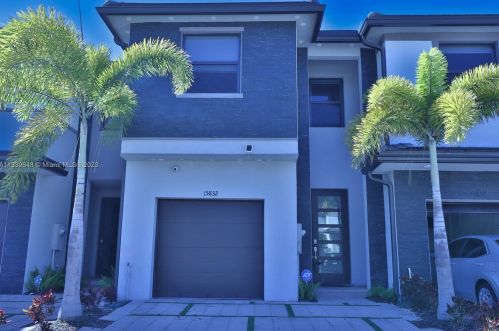 15832 91st Ct, Hialeah FL  33018-1951 exterior