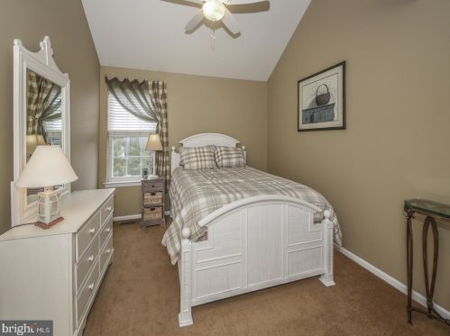 167 Meadow View Ln, Lansdale PA  19446-5930 exterior