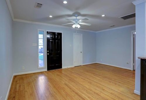 1121 Sheffield St, Bellaire, TX 77401-2320