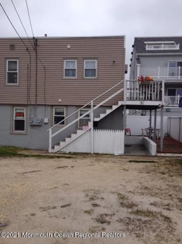 31 Dupont Ave, Pelican Island, NJ 08751-2525