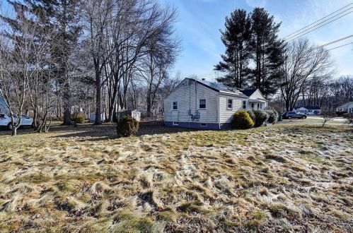 4 Mayfair Ct, Bloomfield, CT 06002-3912