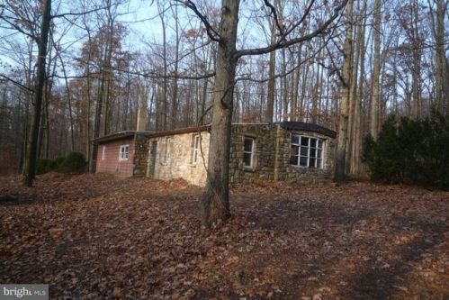 1550 Pine Grove Rd, Schubert, PA 19507-9513