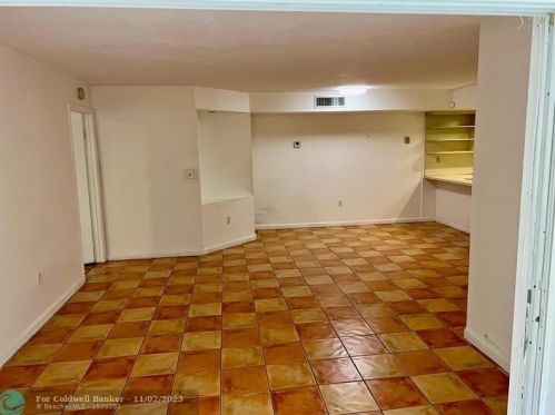 4640 102nd Ave, Miami, FL 33178-2233