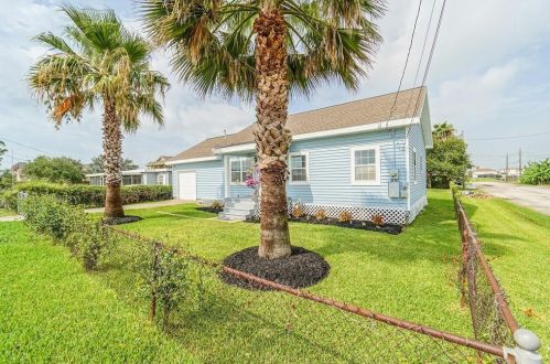 2119 67th St, Galveston TX  77551-1318 exterior