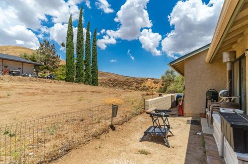 42809 Limeridge Dr, Leona Valley CA  93532-1511 exterior