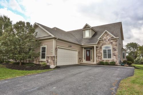 19 Prestwick Ln, Clifton, NY 14428-9640