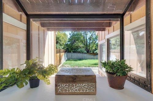 8 Alameda Park Cir, Chico CA 95928-4174 exterior